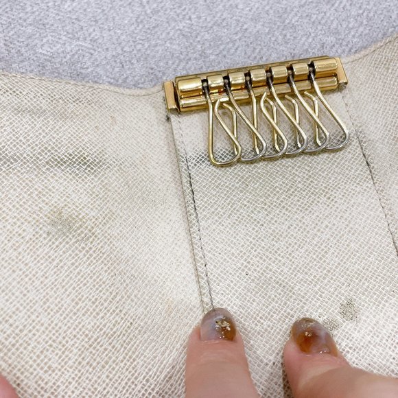 Authentic LOUIS VUITTON 4 KEYS KEYBAG - Picture 2 of 10